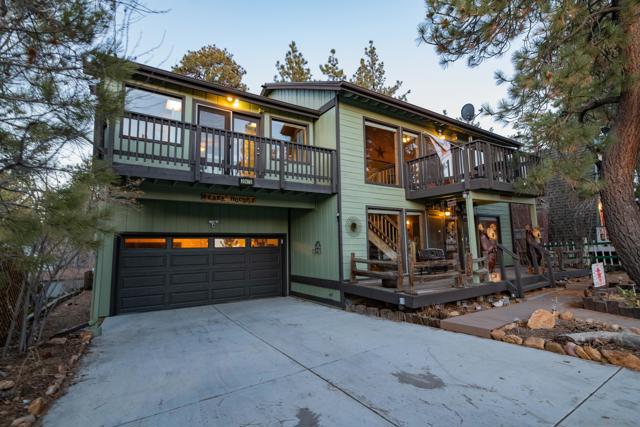 39470 Lake Dr, Big Bear CA: https://media.crmls.org/mediaz/1a7aaf1d-7e5a-499a-ac29-9dc6cc557426.jpg