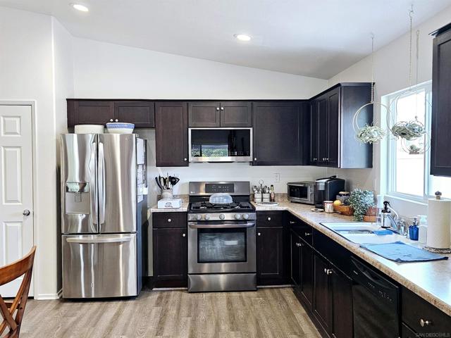 Image 4 of 13 For 33129 Big Range Dr