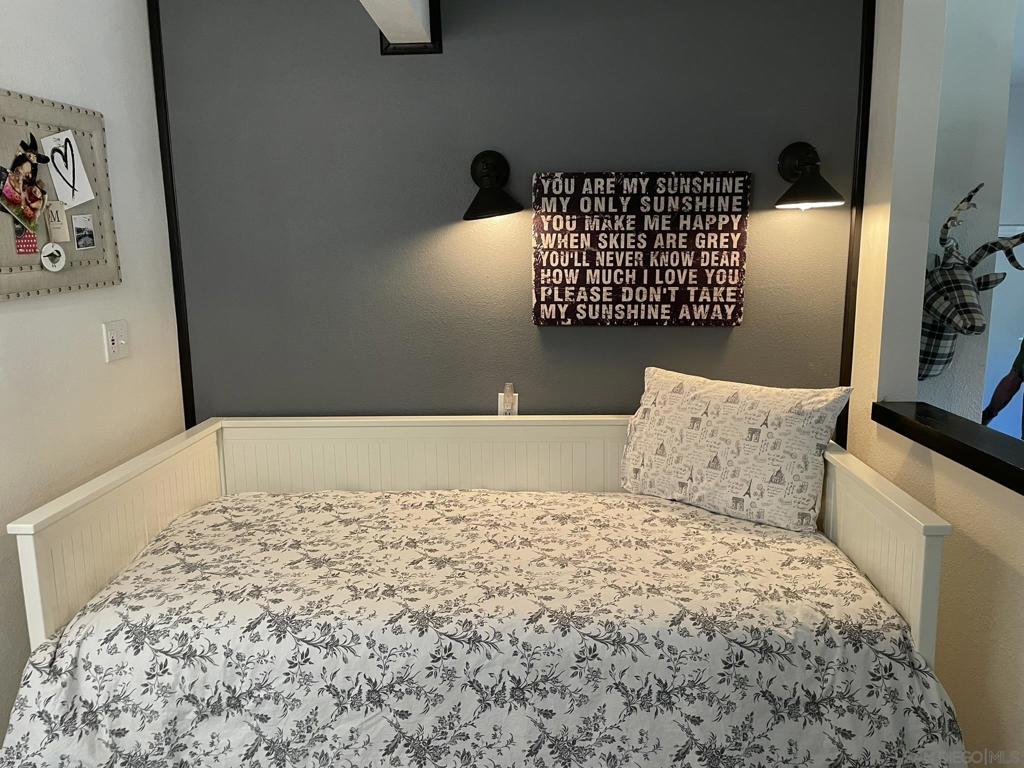 https://media.crmls.org/mediaz/1a7b0849-a534-4720-b0ca-61f13a15be57.jpg?preset=X-Large