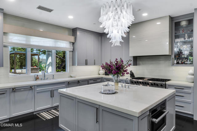 2259 Melford Court, Westlake Village CA: https://media.crmls.org/mediaz/1a7cf998-2d65-4ca1-ad32-7fecd498f05f.jpg