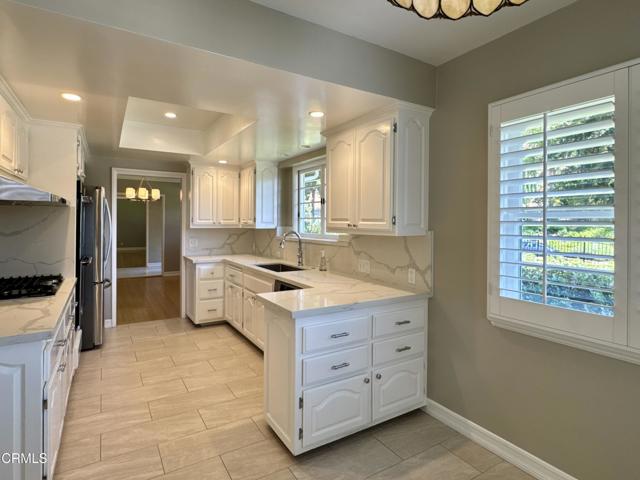 Detail Gallery Image 12 of 38 For 1535 Glenmont Dr, Glendale,  CA 91207 - 3 Beds | 2/2 Baths