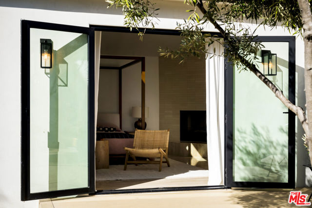 3981 Beethoven Street, Los Angeles CA: https://media.crmls.org/mediaz/1a7dd764-64ce-4851-8fae-0589b6aeb175.jpg