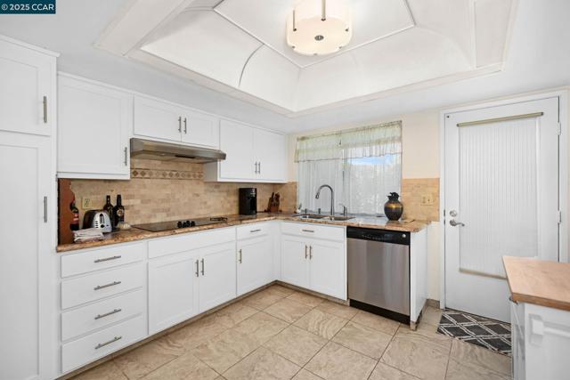 703 Terra California, Walnut Creek CA: https://media.crmls.org/mediaz/1a7ddc99-91ea-42d4-b05d-cc086e1a8fea.jpg
