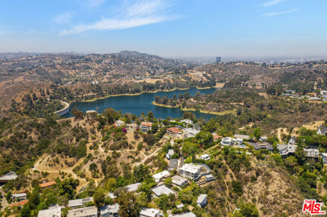 2742 Creston Drive, Los Angeles CA: https://media.crmls.org/mediaz/1a7e77a1-b06a-412a-b2c1-84bb0bf0ece0.jpg