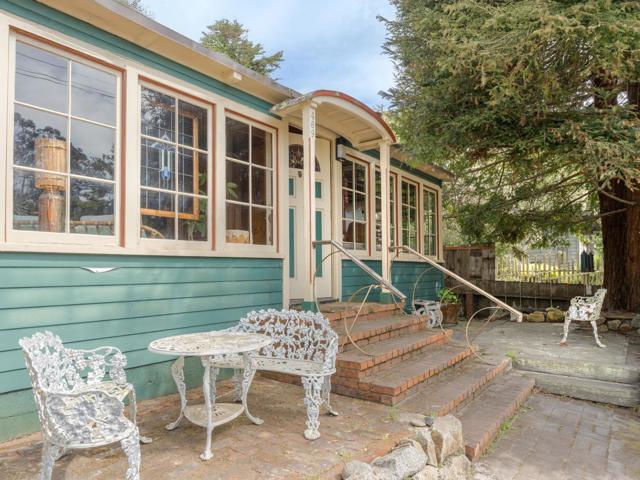 469 Evergreen Road, Pacific Grove CA: https://media.crmls.org/mediaz/1a7e7f1c-8013-4b34-b751-31eef99022f4.jpg