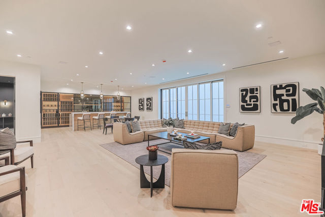 Image 16 of 38 For 1072 Amalfi Drive