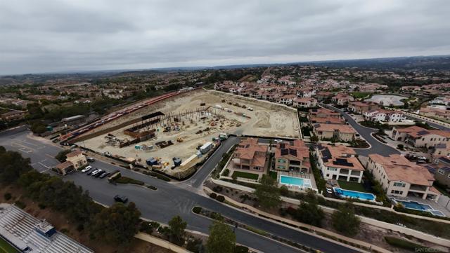 16231 Sunny Summit Dr, San Diego CA: https://media.crmls.org/mediaz/1a7f8422-6dda-4d77-ad6f-aef0e241b772.jpg