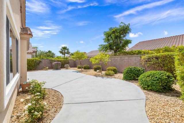 78687 Stansbury Court, Palm Desert CA: https://media.crmls.org/mediaz/1a8000c6-b831-44ef-84a7-38c4af54c040.jpg