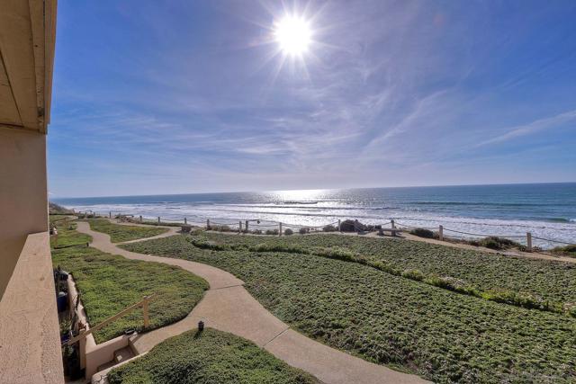515 S Sierra Ave, Solana Beach CA: https://media.crmls.org/mediaz/1a802a53-c82d-43db-9da4-3739d61245b8.jpg