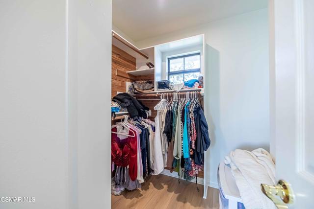 11300 Highridge Court, Camarillo CA: https://media.crmls.org/mediaz/1a8107d1-a67a-46e9-beeb-a8290aaa0bf0.jpg