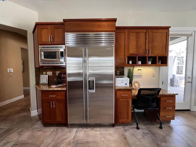 2344 Treadwell St, Livermore CA: https://media.crmls.org/mediaz/1a81378f-09fa-4a40-9bbf-d13d2bc80e05.jpg
