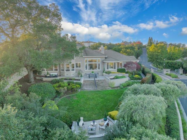 1750 Vista Del Sur, Gilroy CA: https://media.crmls.org/mediaz/1a828364-a9dc-46d9-96f6-628a580bff65.jpg