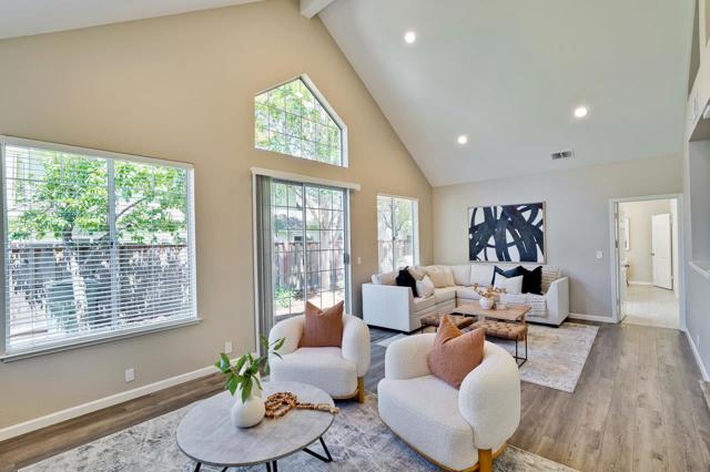 304 Windmill Park Lane, Mountain View CA: https://media.crmls.org/mediaz/1a82c1f6-33c2-4c41-86d1-fb8ea18cac60.jpg