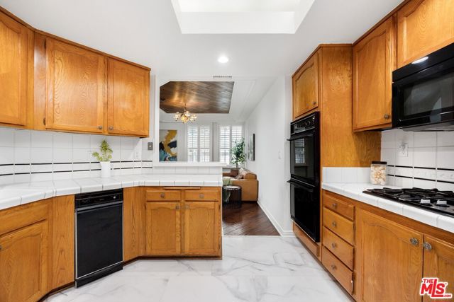 5333 Zelzah Avenue, 139 photo 6