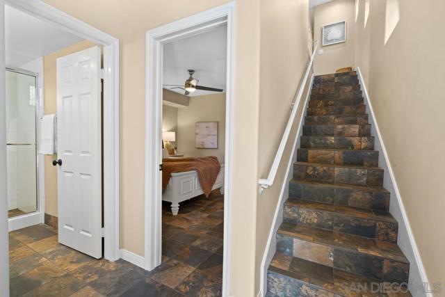 814 Kingston Ct, San Diego CA: https://media.crmls.org/mediaz/1a840b2a-8835-40f1-b9fa-1a87aaeba11e.jpg