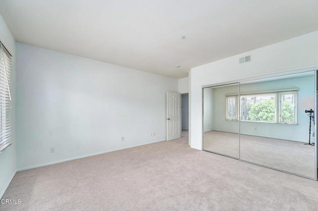 4229 Harbour Island Lane, Oxnard CA: https://media.crmls.org/mediaz/1a844b8a-8535-4f21-9632-22a14e6b91c9.jpg