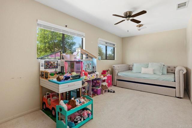 23742 Calistoga Pl, Ramona CA: https://media.crmls.org/mediaz/1a84cad5-c47a-4eff-86bf-a28c64afe621.jpg