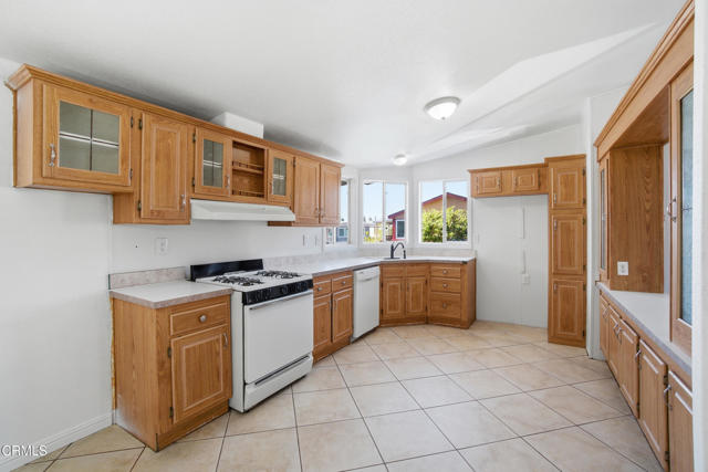 Detail Gallery Image 4 of 16 For 1645 Lime Ave #91,  Oxnard,  CA 93033 - 3 Beds | 2 Baths