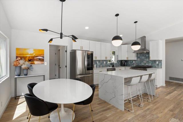 Detail Gallery Image 10 of 40 For 725 Cathy Ln, Cardiff By The Sea,  CA 92007 - 4 Beds | 2/1 Baths