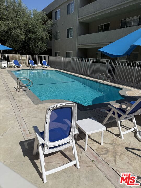 4647 Willis Avenue, Sherman Oaks CA: https://media.crmls.org/mediaz/1a85b100-c789-4d3a-9742-006ce3abaceb.jpg