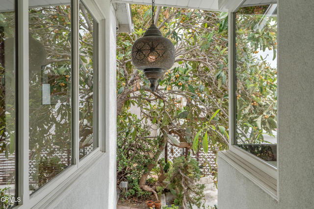 1949 Preston Avenue, Los Angeles CA: https://media.crmls.org/mediaz/1a85e8aa-8467-4001-a9a5-33c29e018cb4.jpg