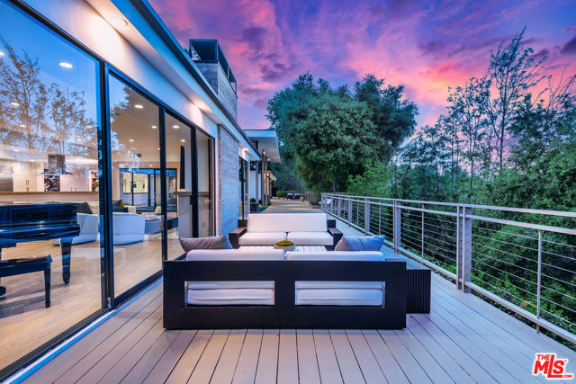 15941 Skytop Road, Encino CA: https://media.crmls.org/mediaz/1a864c7c-837b-4a1d-a291-7e18c1c472a4.jpg