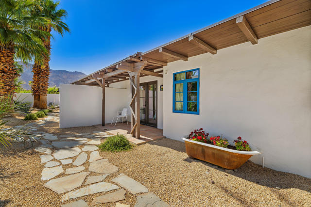 52862 Eisenhower Drive Drive, La Quinta CA: https://media.crmls.org/mediaz/1a870e2e-b010-419e-82bb-5fb4c6896d78.jpg