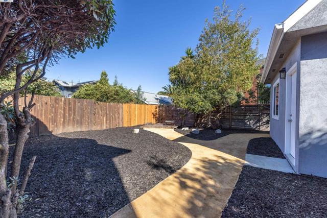 955 Virginia St, Berkeley CA: https://media.crmls.org/mediaz/1a877e67-aa8b-4087-aa19-22f039961242.jpg