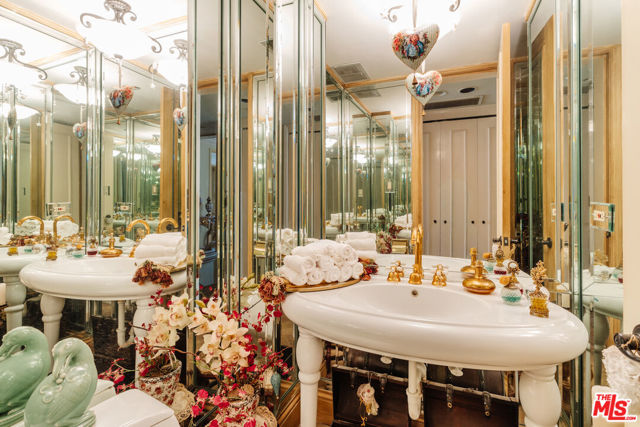 10601 Wilshire Boulevard, Los Angeles CA: https://media.crmls.org/mediaz/1a878aa9-93fc-419e-9232-2949c53f20e0.jpg