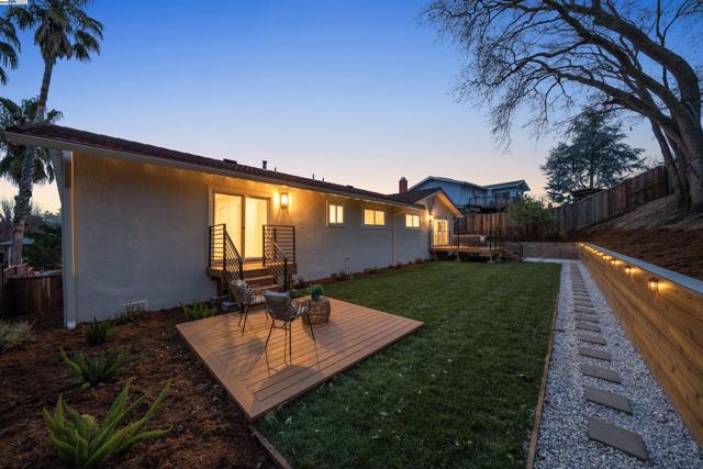 4253 Mirador Dr, Pleasanton CA: https://media.crmls.org/mediaz/1a879e07-14be-4897-8643-6f103667204b.jpg
