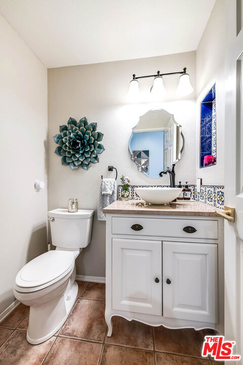 https://media.crmls.org/mediaz/1a87d985-a9ab-470b-9a0b-cada1c7fda93.jpg?preset=X-Large
