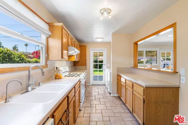 22915 Burton Street photo 8