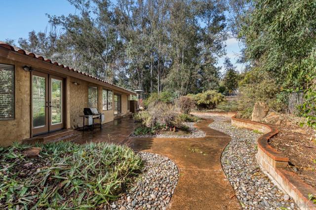 11580 Manzanita Rd, Lakeside CA: https://media.crmls.org/mediaz/1a892d0d-6049-43fc-81ed-17601f797e8e.jpg