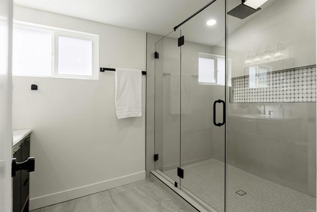 Detail Gallery Image 17 of 26 For 6994 Carthage St, San Diego,  CA 92120 - 4 Beds | 3 Baths