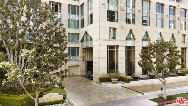 10727 Wilshire Boulevard, Los Angeles CA: https://media.crmls.org/mediaz/1a8b029a-cff1-4c46-a1f0-e820cd764a15.jpg