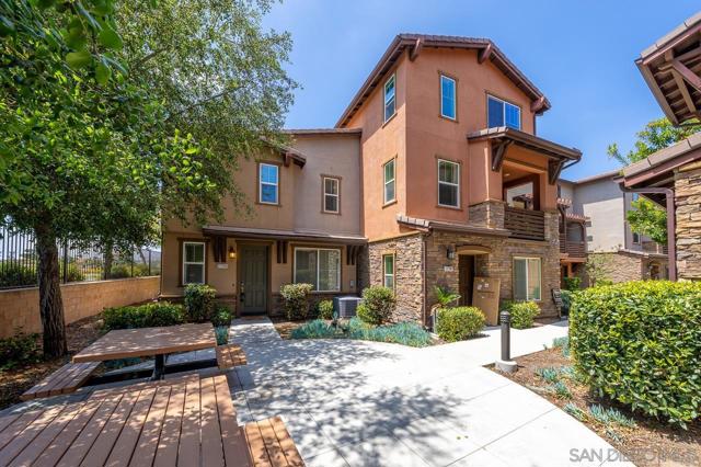 2770 Sparta Rd, Chula Vista CA: https://media.crmls.org/mediaz/1a8b678f-d217-4d73-bc12-d210e61ad3ba.jpg