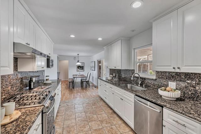 1081 Oak Street, Hollister CA: https://media.crmls.org/mediaz/1a8b72e3-b2f4-4599-af7f-3ae680b20c06.jpg