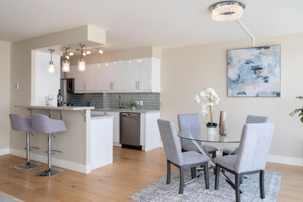 1A8C1722 846D 4D2D 9D5B E202Aa88193D 1555 Lakeside Drive #184, Oakland, Ca 94612 &Lt;Span Style='BackgroundColor:transparent;Padding:0Px;'&Gt; &Lt;Small&Gt; &Lt;I&Gt; &Lt;/I&Gt; &Lt;/Small&Gt;&Lt;/Span&Gt;