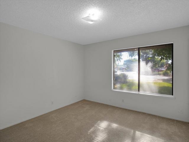 3559 Vernal Avenue, Merced CA: https://media.crmls.org/mediaz/1a8c24ed-f2d6-46ff-ae7e-050e5ef2c8c1.jpg