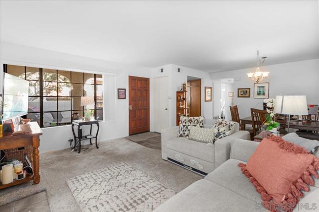 4145 Porte De Merano, San Diego CA: https://media.crmls.org/mediaz/1a8ea8d1-bb37-4cb6-a062-9d8ba6b5102b.jpg