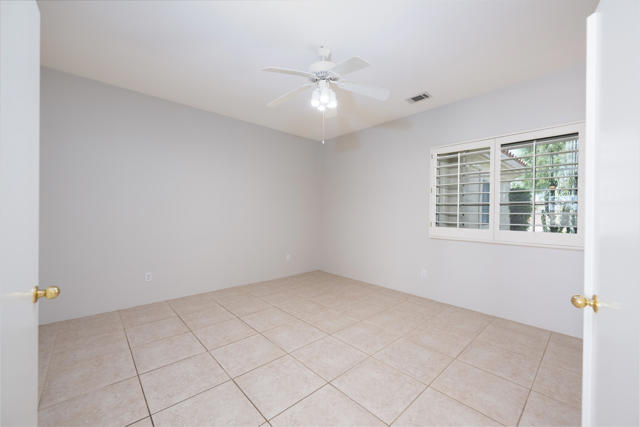 44950 Calle Santa Barbara, La Quinta CA: https://media.crmls.org/mediaz/1a8ebb5a-fab6-4e1e-bb46-886cc98bf65c.jpg