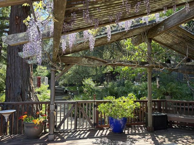108 Santa Maria Avenue, Portola Valley CA: https://media.crmls.org/mediaz/1a8ec716-e396-4ba7-a3c0-85f4df50c26f.jpg