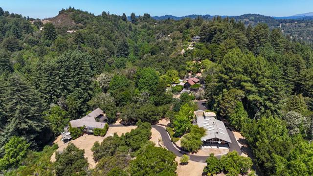 994 Laurel Grove Drive, Soquel CA: https://media.crmls.org/mediaz/1a8ee171-0d62-405f-9ffe-ce40bfbd945c.jpg