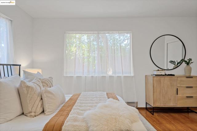 3501 35Th Ave, Oakland CA: https://media.crmls.org/mediaz/1a8eec1f-9cda-4ca3-a501-26c7fec1d345.jpg