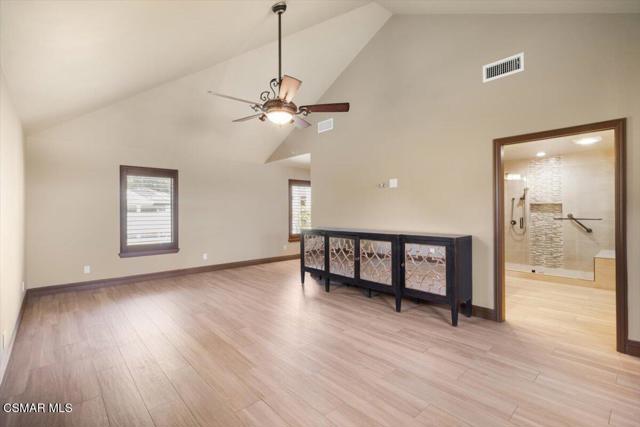 8445 Roseland Avenue, Moorpark CA: https://media.crmls.org/mediaz/1a8f0061-17f2-45b4-94a4-b9d5f39301e7.jpg
