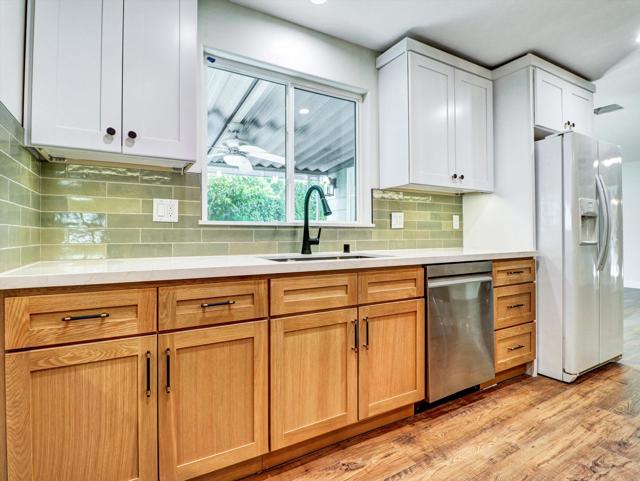 38525 Desert Greens E Drive, Palm Desert CA: https://media.crmls.org/mediaz/1a8f125c-a218-4318-a455-9433cdbeb52d.jpg