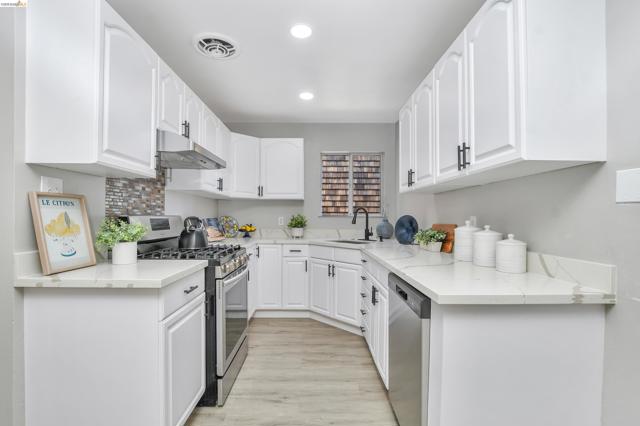 Image 13 of 40 For 120 Hillcrest Ave