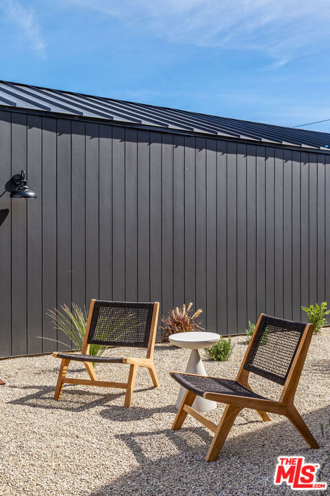 5259 Lewis Road, Agoura Hills CA: https://media.crmls.org/mediaz/1a8f2c06-f2b0-4c4c-b1c4-6c19bcbf1c31.jpg