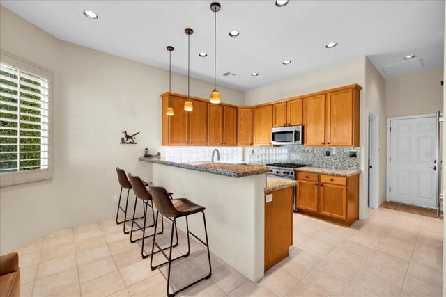 58 Payson Circle, Palm Desert CA: https://media.crmls.org/mediaz/1a8f8bb4-8d91-40ce-814a-5b186c750ff3.jpg