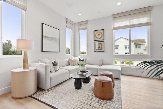 985 Harcot Court, San Jose CA: https://media.crmls.org/mediaz/1a8faa14-57f2-460f-9f5a-85d66a7175a1.jpg
